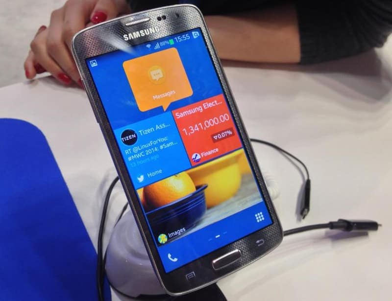 samsung-to-release-first-tizen-powered-smartphone-in-early-2013-2